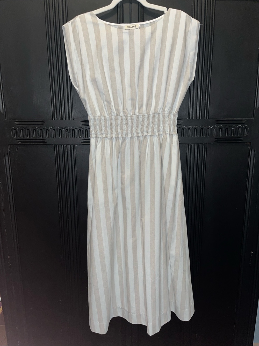 Mila Mae Sleeveless Vertical Stripe midi Dress - White & Beige size Small